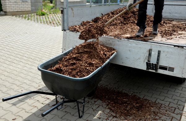 Bulk Mulch Delivery in Crossville