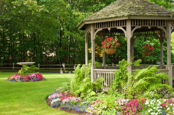 Backyard Landscaping Service in Crossville