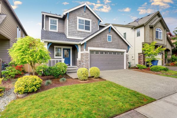 Curb Appeal Landscaping in Crossville